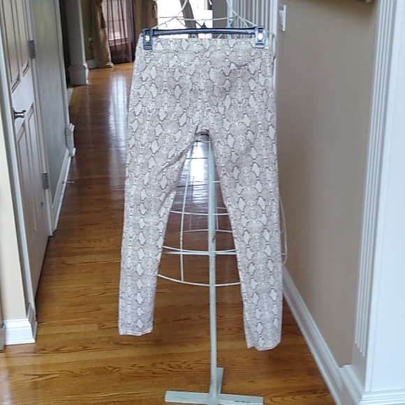 Mudd Jeans - Picture 5 of 11